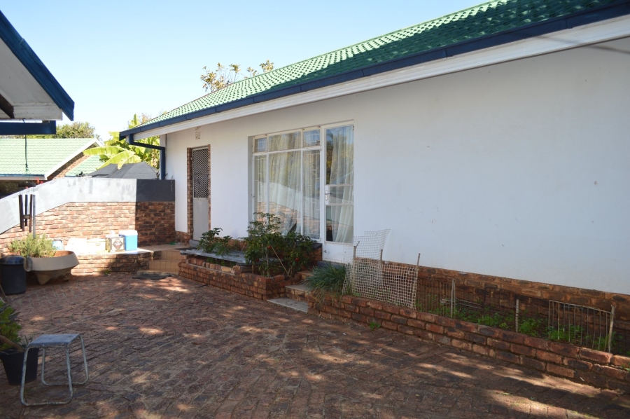 8 Bedroom Property for Sale in Wilkoppies North West